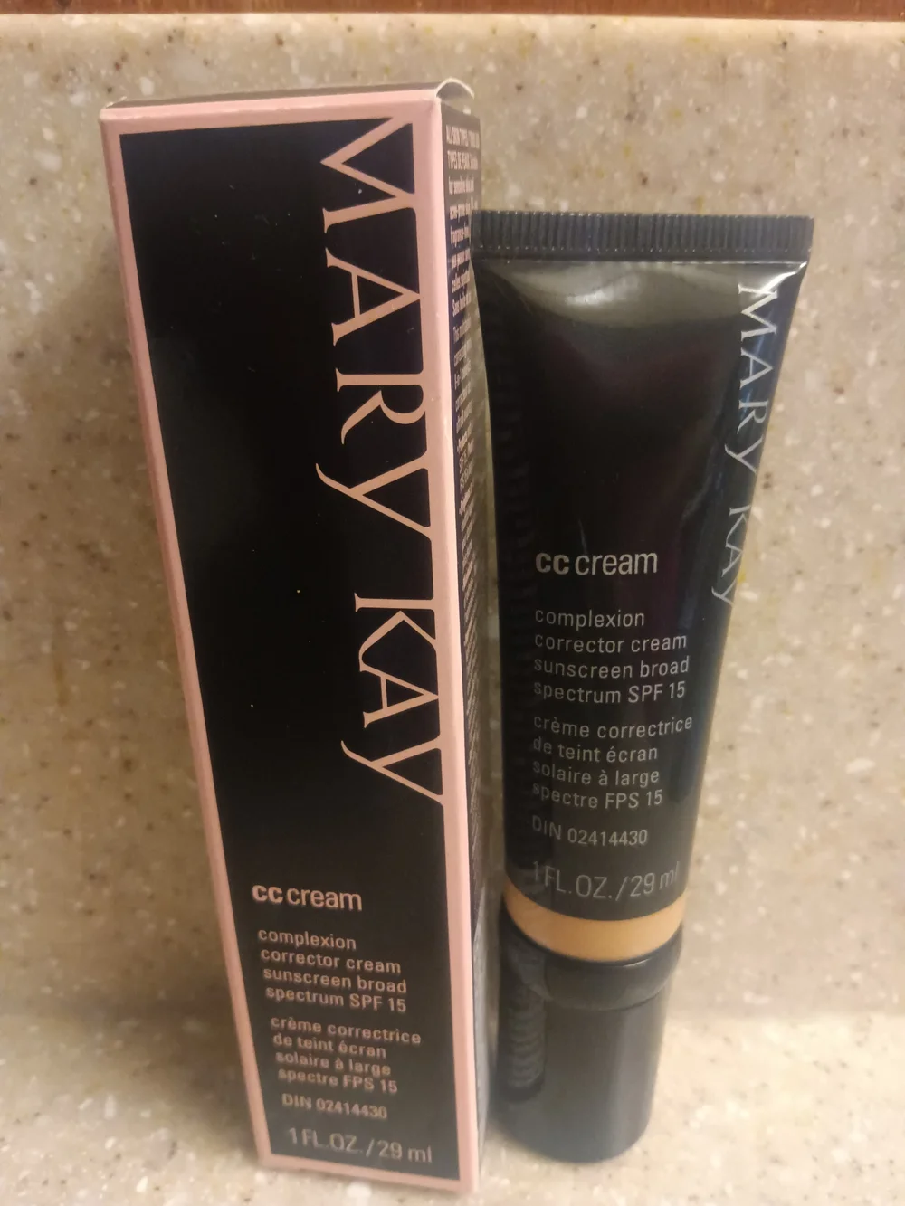 Mary Kay CC Cream - Sunscreen Broad SPF 15 Medium to -Deep